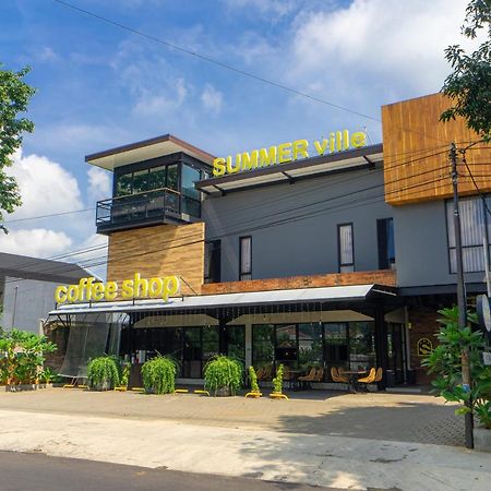 Hotel Summerville Majalengka Buitenkant foto