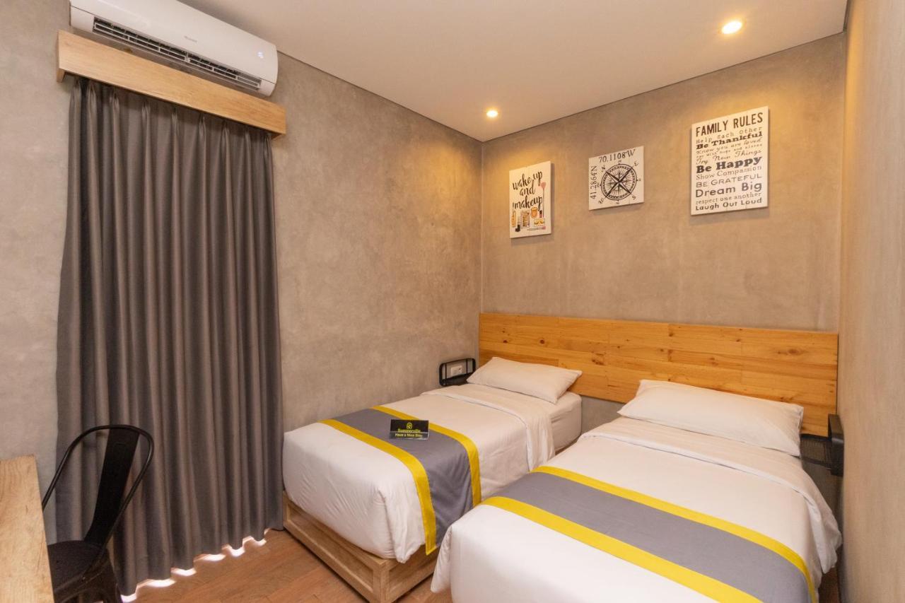 Hotel Summerville Majalengka Buitenkant foto