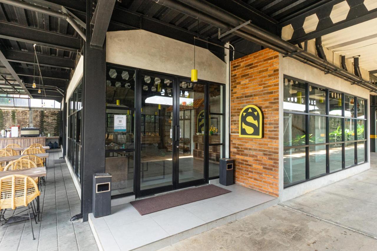 Hotel Summerville Majalengka Buitenkant foto