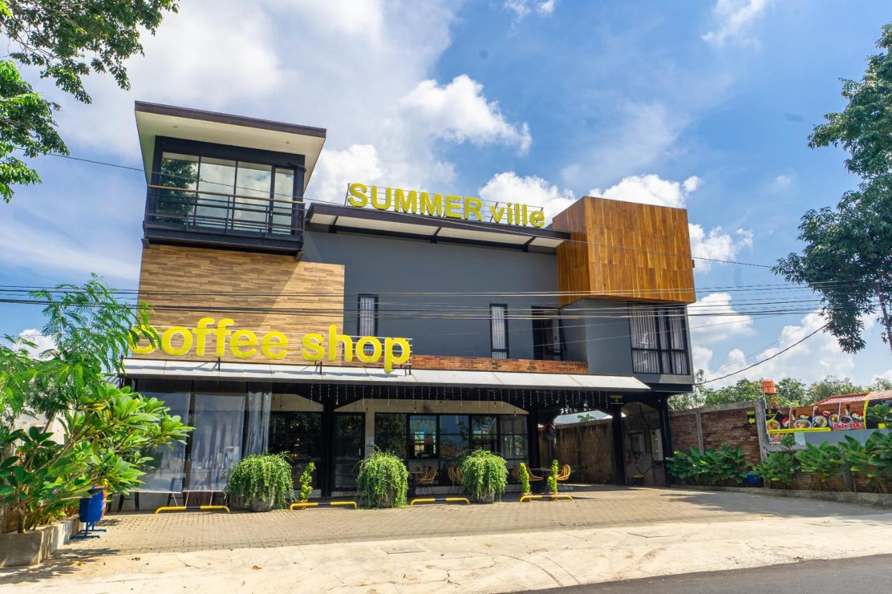 Hotel Summerville Majalengka Buitenkant foto